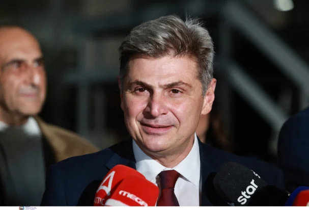 Επιμένει ο Φαραντούρης για Σδούκου: «Ό,τι είπα ισχύει στο ακέραιο – Ασχολούμαι με σοβαρά πράγματα»