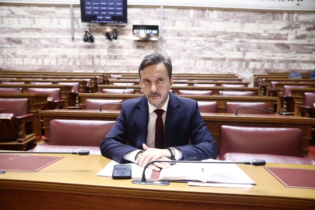 Άναψε φωτιές ο Πάνας με τη δήλωση για ΕΛΑΣ και σοσιαλδημοκρατία: «Δορυφόρος" του κ. Τσίπρα το ΠΑΣΟΚ», λέει ο Μαρινάκης- Τι απαντά η Χαριλάου Τρικούπη