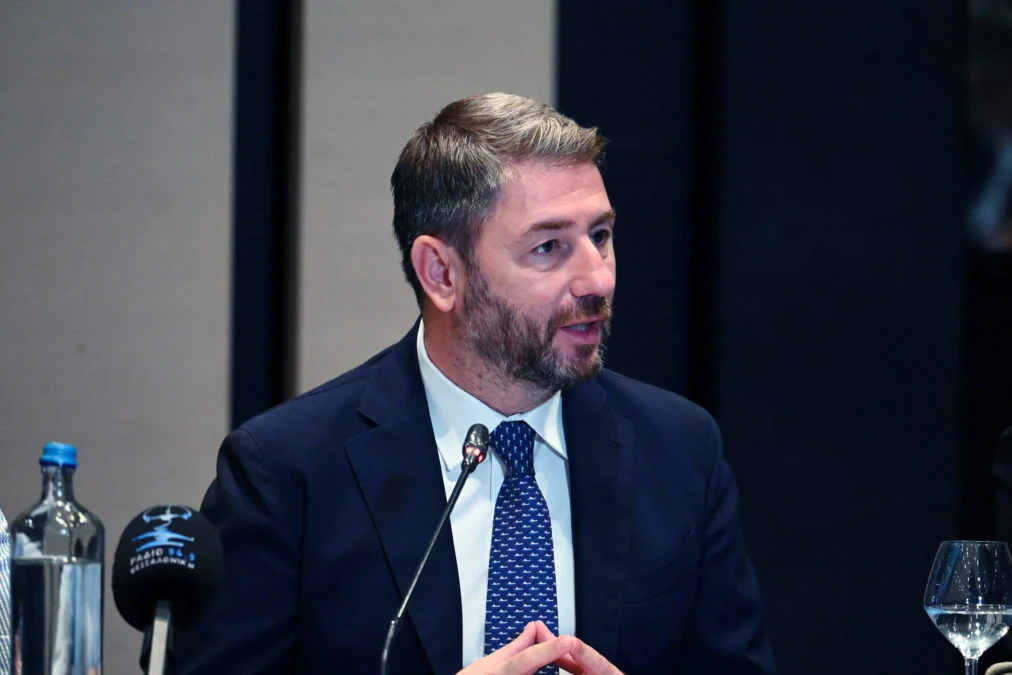 Ανδρουλάκης από τη Σαντορίνη: Όραμά μας να δώσουμε προστιθέμενη αξία σε πρωτογενή τομέα, μεταποίηση και τουρισμό για κάθε νησί των Κυκλάδων