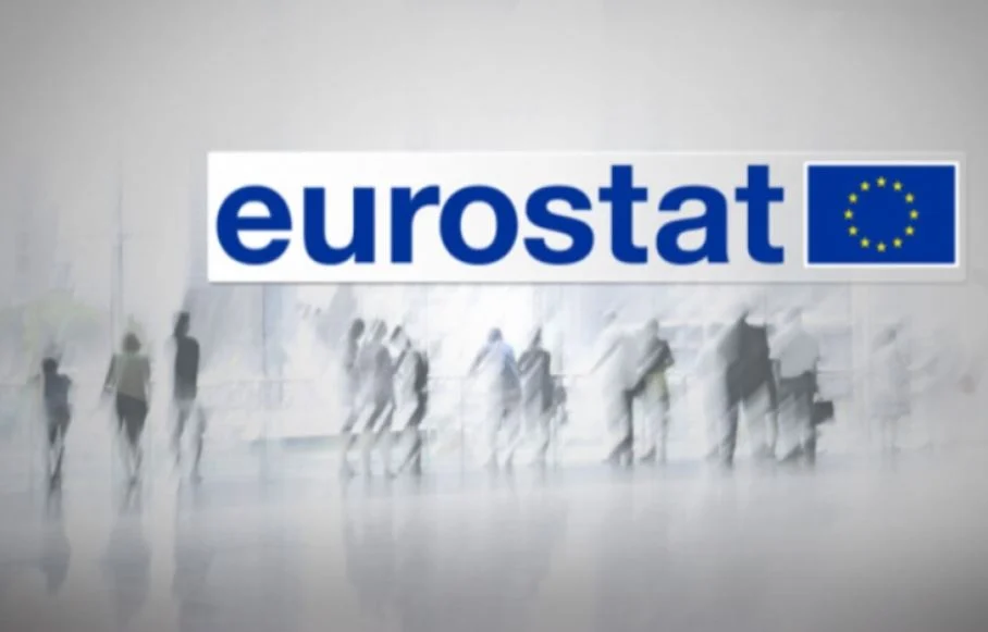 Eurostat: Μέχρι τα 31 έτη μένουν οι νέοι στην Ελλάδα στο πατρικό τους- Σε ποιες χώρες το εγκαταλείπουν πριν από τα 26 - enikonomia.gr