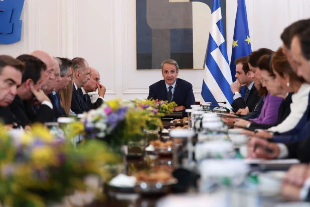 Οι 4 νέες παρεμβάσεις που ανακοίνωσε ο Μητσοτάκης: Ρυθμίσεις έως 120 δόσεις και πρόστιμα στους servicers - Στα 20 λεπτά η επιδότηση στο diesel, τι είπε για το πετρέλαιο θέρμανσης - enikonomia.gr