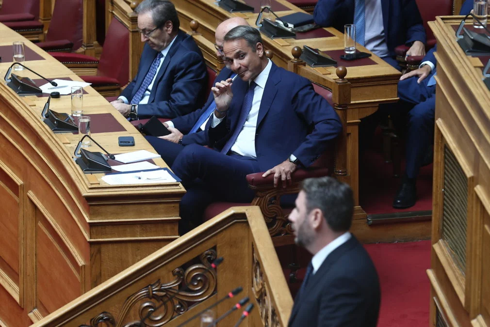 Μητσοτάκης σε Ανδρουλάκη: Βαθιά ανευθυνότητα να μπλέκετε τα εξωτερικά ζητήματα στην εσωτερική αντιπαράθεση - Η ατάκα για τον Φλωρίδη και την... ανθοδέσμη