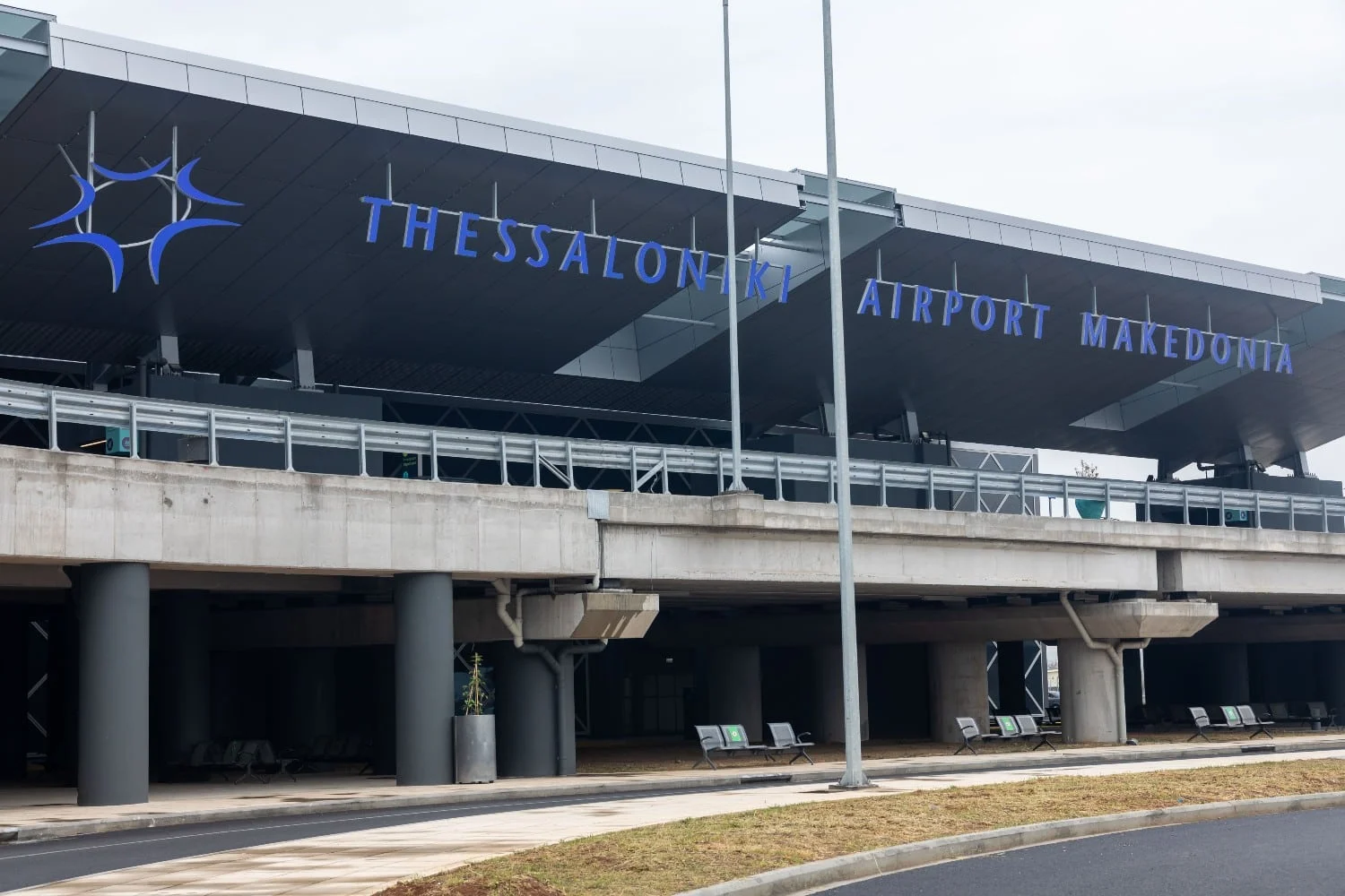 Θεσσαλονίκη: Αναγκαστική προσγείωση αεροσκάφους στο αεροδρόμιο Μακεδονία - Συνελήφθησαν δύο Βρετανοί - Lawandorder.gr