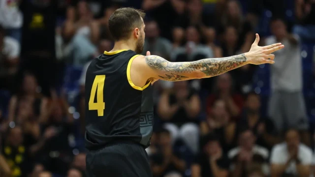 Άρης - Μύκονος 80-64, "Μαυροσκούφεια": Κυρίαρχοι οι "κίτρινοι" με Τολιόπουλο και Λίντελ