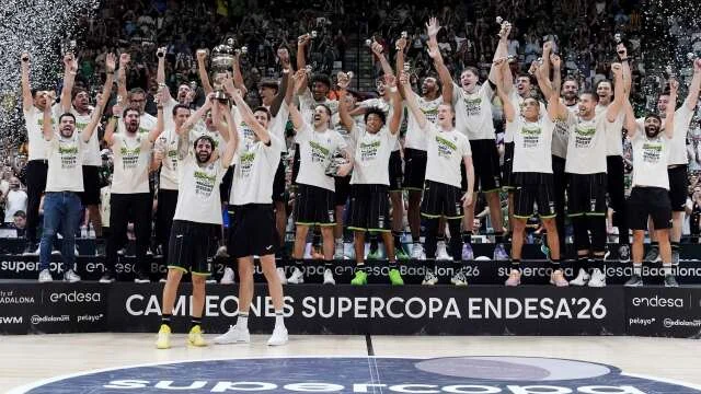 Μπανταλόνα - Μπαρτσελόνα 101-87: Πλήγωσε την πρώην ομάδα του ο μυθικός Λαπροβίτολα και σήκωσε το Super Cup