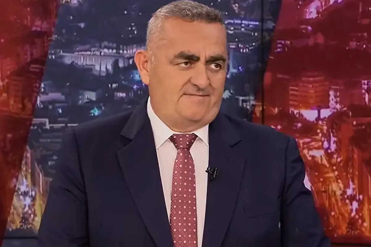 Φρέντι Μπελέρης Ήταν άστοχη η αναφορά μου στον Κασιδιάρη, την ανακαλώ