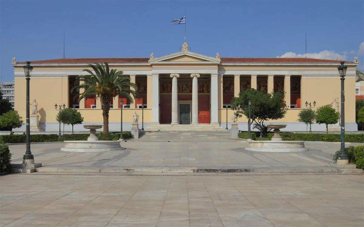 Παράγουμε πτυχιακούς και μεταπτυχιακούς αλλά… αγράμματους!