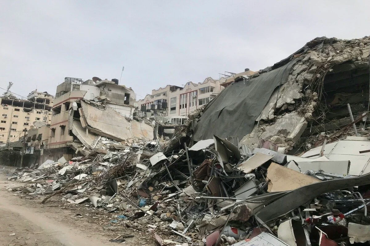 Γάζα: Τουλάχιστον 21 οι νεκροί, μεταξύ των οποίων και 12 παιδιά, από την κατάρρευση πολυκατοικίας