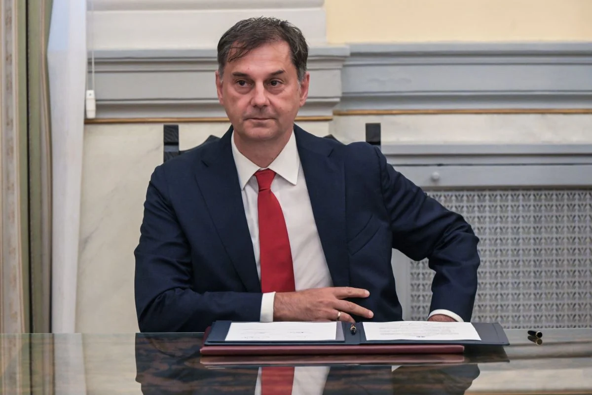 Χάρης Θεοχάρης: «Εμείς εκπροσωπούμε τους νοικοκύρηδες, έχουμε τα κόμματα που εκπροσωπούν τον κακομοίρη» - Η αντίδραση του ΠΑΣΟΚ