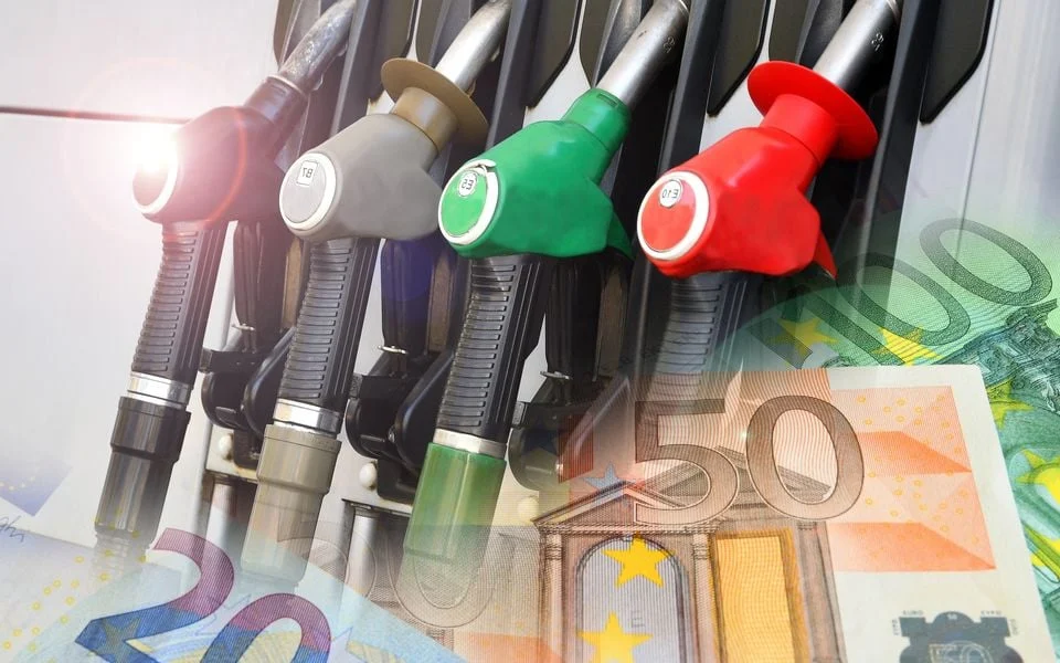 Ντίζελ στα 2,109 ευρώ: Ακριβότερο κατά 31% από τον Ιούνιο – Πού περνά το κόστος | Moneyreview.gr