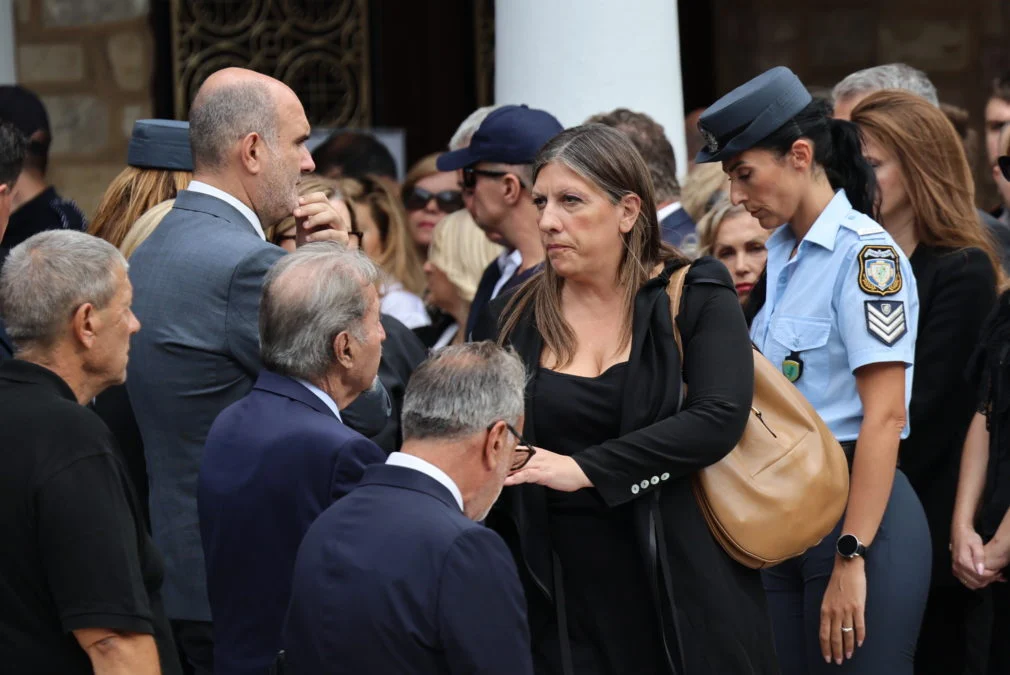 Ζωή Κωνσταντοπούλου: Το συγκινητικό «αντίο» στον Γιώργο Μαζωνάκη - «Υποχρέωσή μας να μη συσκοτισθεί ο θάνατός του, να μην συγκαλυφθούν οι ευθύνες»