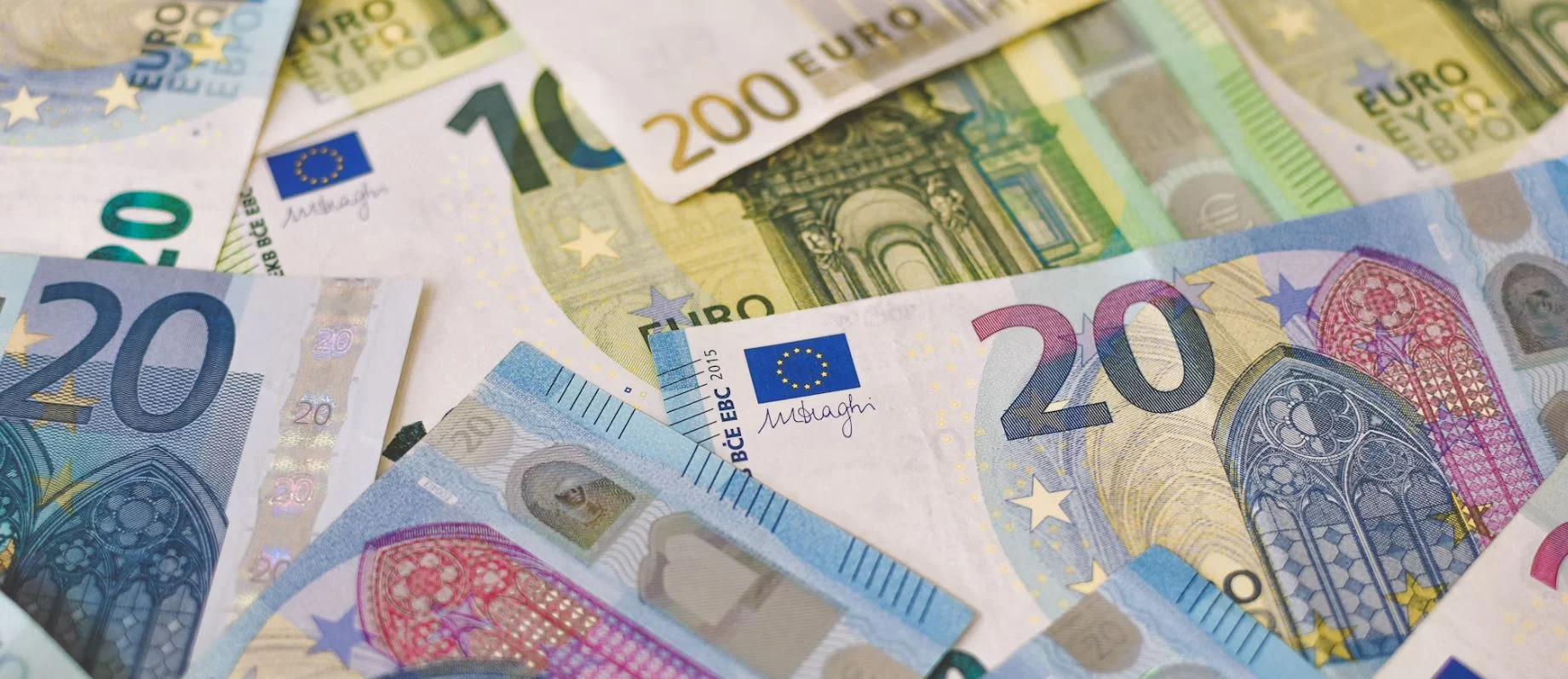ΕΛΣΤΑΤ: Αύξηση 4% στον δείκτη μισθολογικού κόστους το β' τρίμηνο 2026 - Αναλυτικά τα στοιχεία - enikonomia.gr