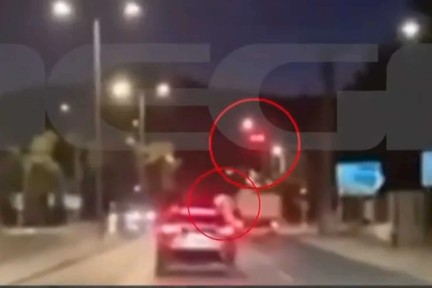 Λεωφόρος Πεντέλης: Βίντεο-ντοκουμέντο από «τρελή» πορεία ΙΧ – Παραλίγο να παρασύρει πεζό, κρεμόταν από το παράθυρο ο συνοδηγός - Lawandorder.gr