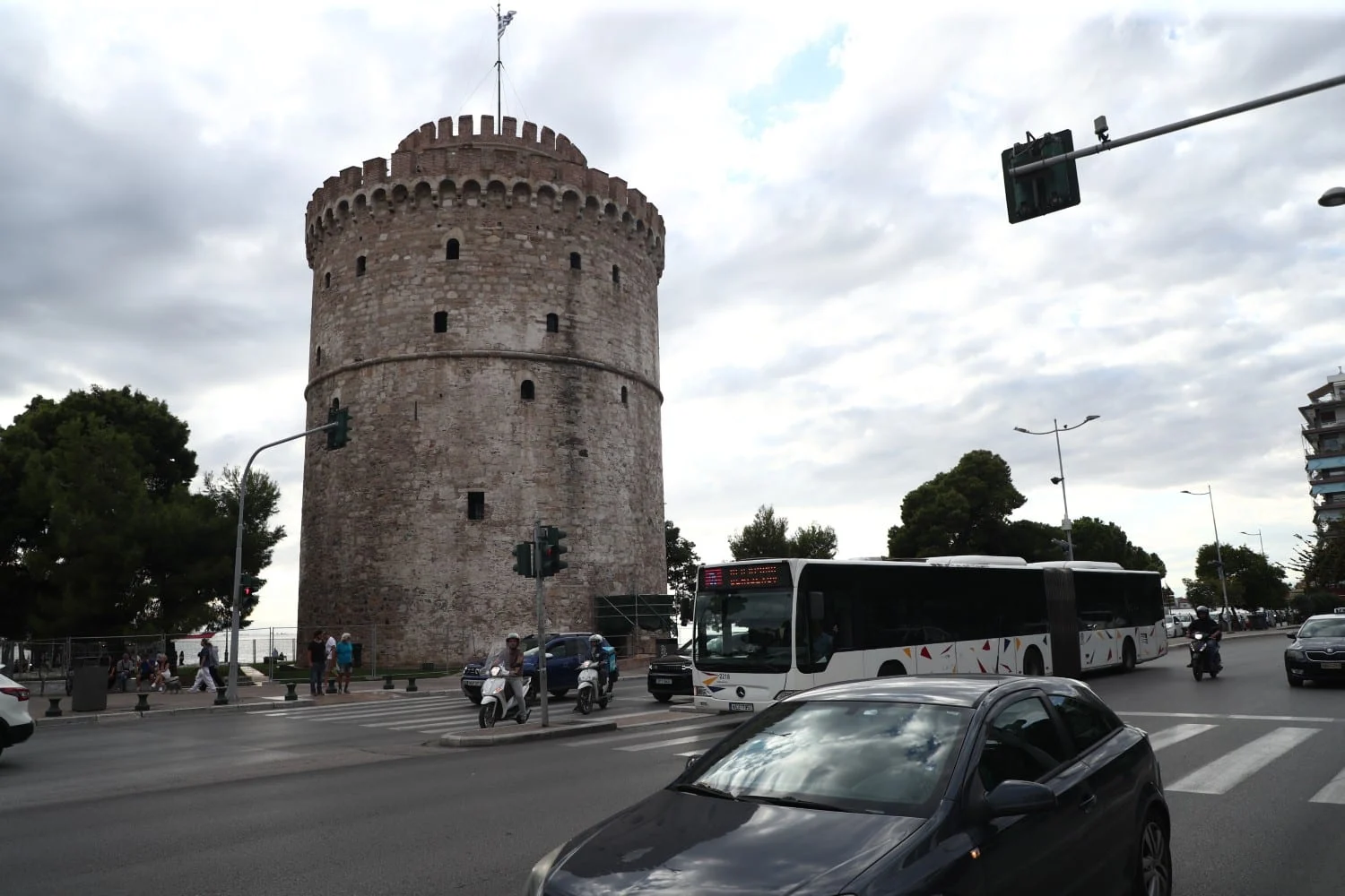 Θεσσαλονίκη: Σε νέα δίκη ο γιατρός που καταδικάστηκε για τον θάνατο 14χρονης από την Επανομή - Lawandorder.gr