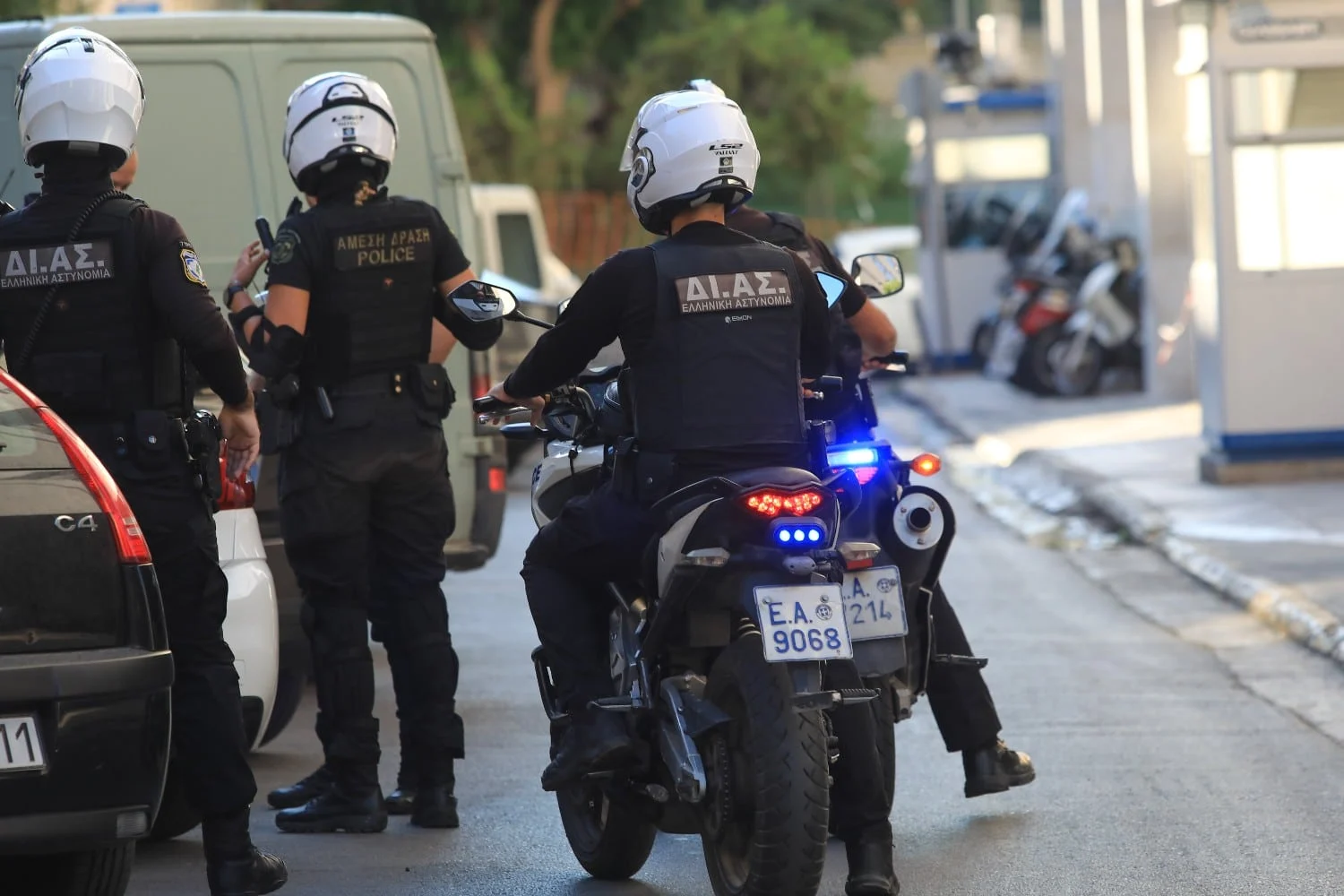 Θεσσαλονίκη: Ανάστατοι οι κάτοικοι στο Βυζάντιο Πεύκων - Καταγγέλλουν αυξημένη κινητικότητα υπόπτων και ελλιπή φωτισμό - Lawandorder.gr