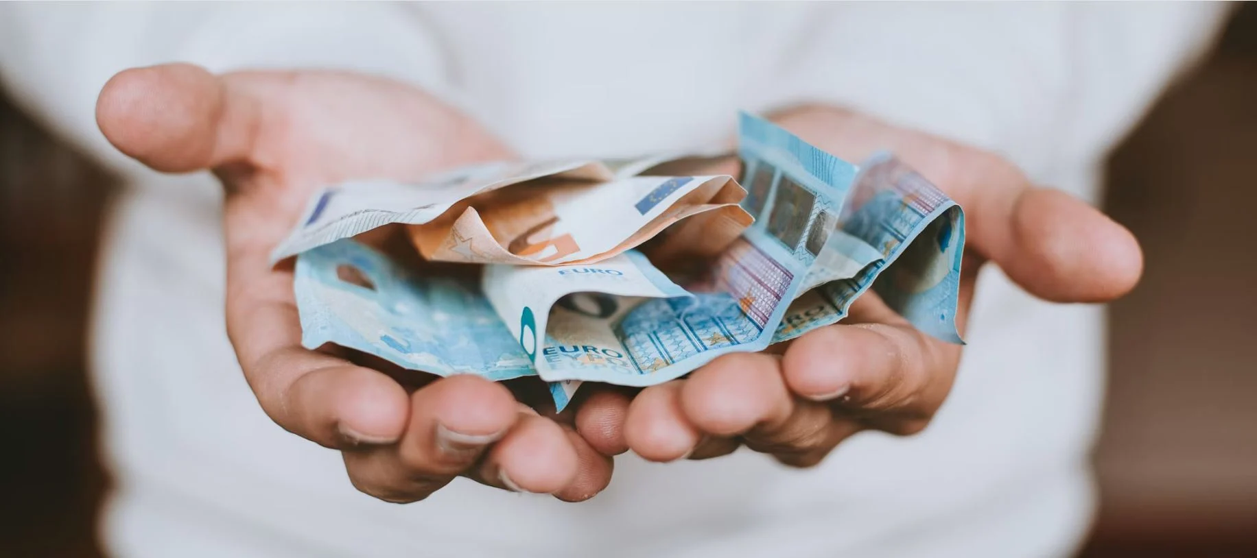 Εφάπαξ παροχή 500 ευρώ στους δημοσίους υπαλλήλους: Τι αναφέρει η Ένωση Δικαστών και Εισαγγελέων - enikonomia.gr