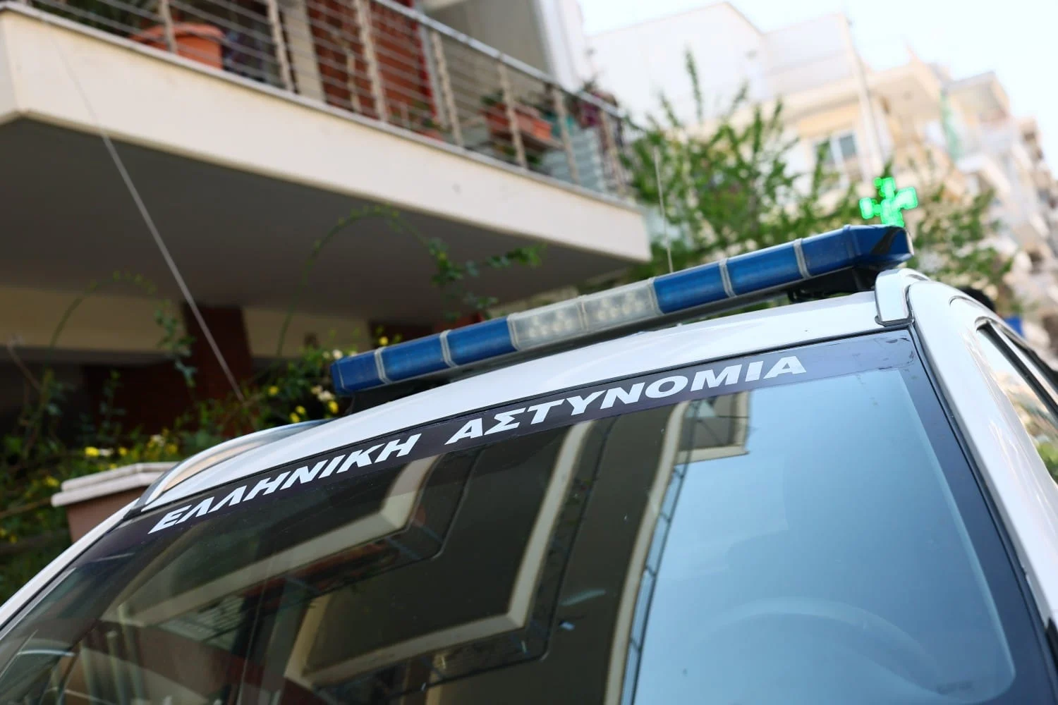 Πώς θα λειτουργεί το «βραχιολάκι» στους κατηγορούμενους για ενδοοικογενειακή βία - Οι υποθέσεις που αναδεικνύουν την ανάγκη χρήσης του - Lawandorder.gr