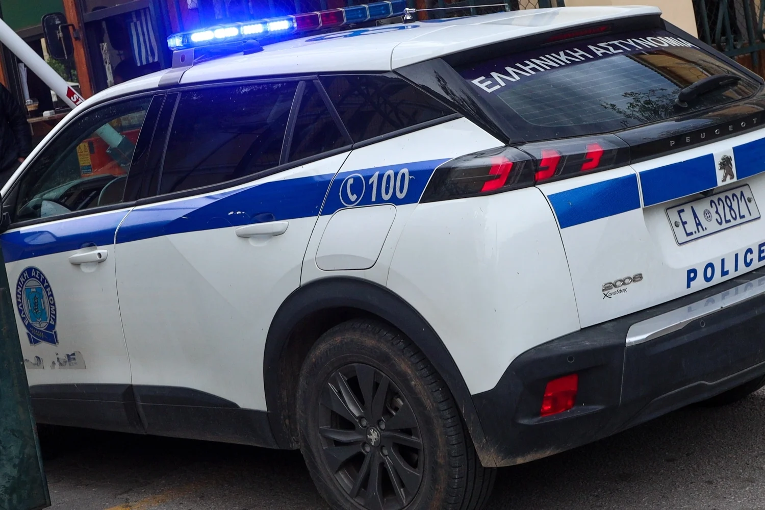 Παρίσταναν υπαλλήλους εταιρείας τηλεπικοινωνιών και εξαπατούσαν πολίτες στην Αττική - Συνελήφθησαν δύο άτομα - Lawandorder.gr