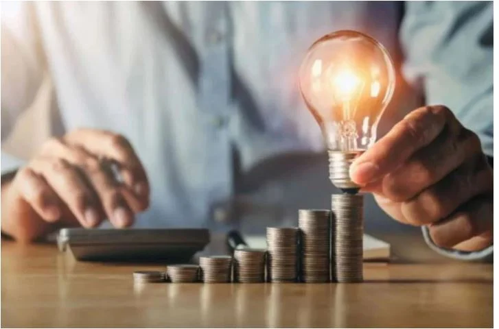 Ρεύμα: Πώς θα πέσουν 30% οι τιμές έως το 2029 -Ποιο είναι το σχέδιο μόνιμων αλλαγών για την αντιμετώπιση του υψηλού κόστους ενέργειας - Αναλυτικός οδηγός - enikonomia.gr