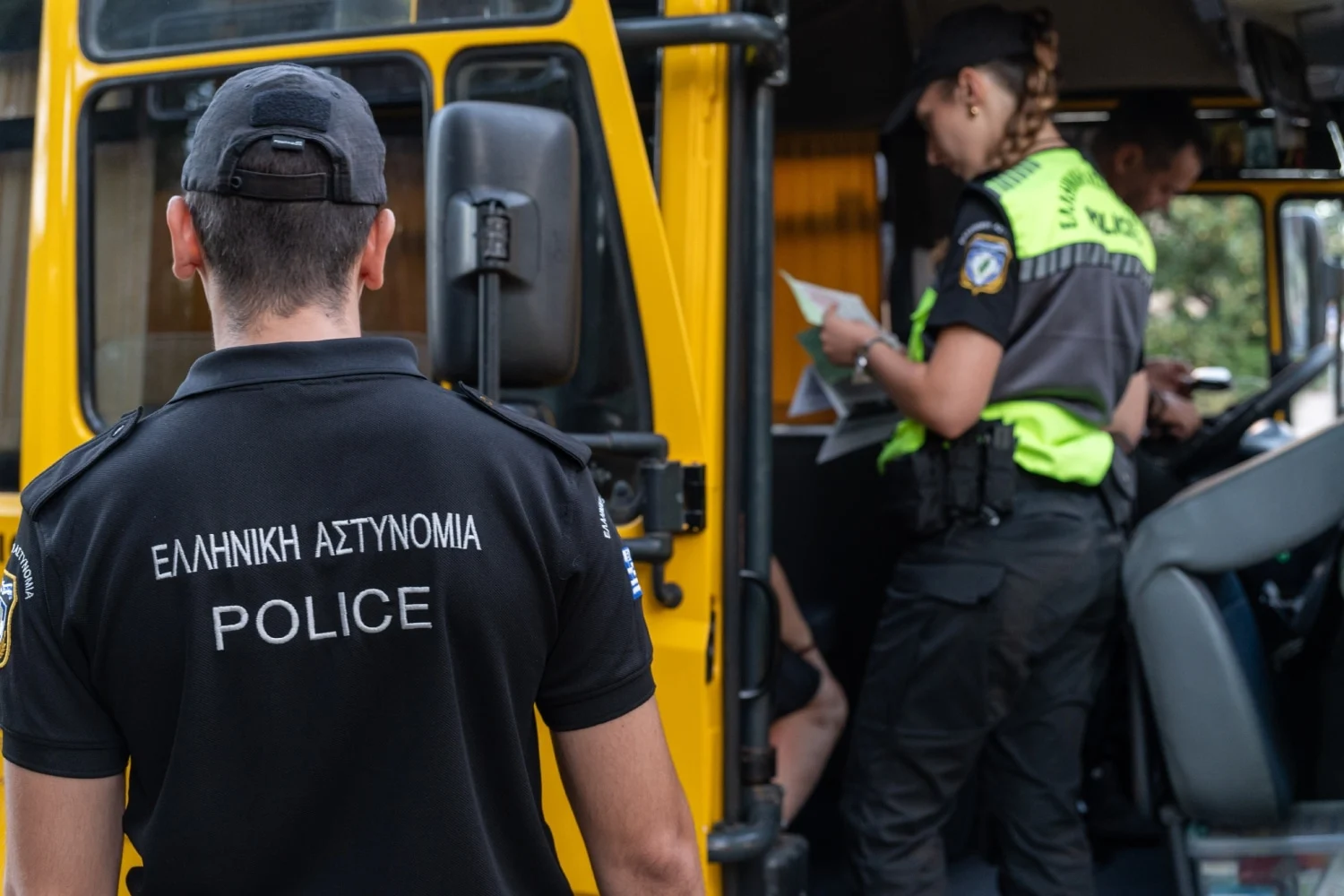 Χανιά: Στο αυτόφωρο οδηγός και συνοδός που ξέχασαν δύο 4χρονα μέσα σε λεωφορείο για πέντε ώρες - Lawandorder.gr
