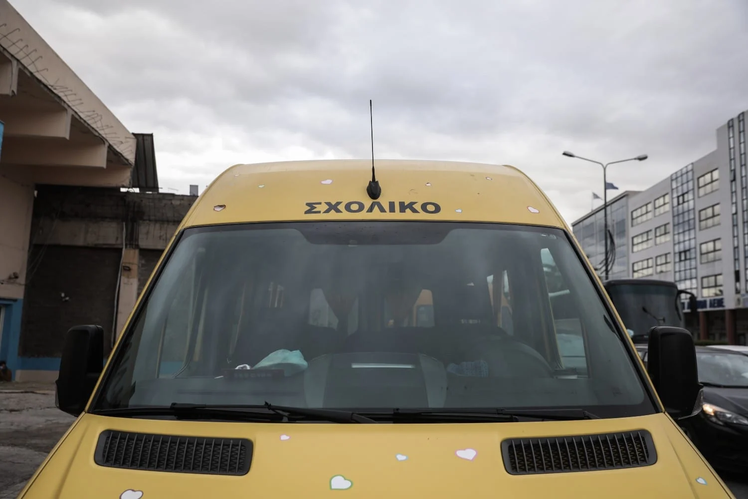 Χανιά: Πώς έμειναν δύο παιδιά μέσα στο σχολικό λεωφορείο – Απολύθηκε η συνοδός, αναζητούνται από την ΕΛ.ΑΣ. μαζί με τον οδηγό - Lawandorder.gr