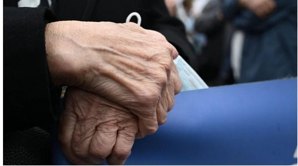 Επίδομα 400 ευρώ σε συνταξιούχους: Όλα όσα πρέπει να γνωρίζουν οι δικαιούχοι - Αυξήσεις στις συντάξεις από τον Δεκέμβριο - enikonomia.gr