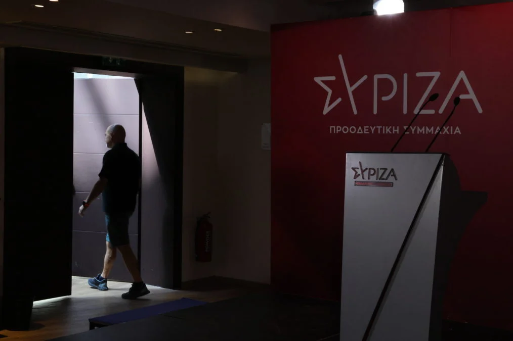 Πυρά ΣΥΡΙΖΑ κατά Μητσοτάκη: Θεωρεί ακατανόητο το προβάδισμα των ανθρώπων έναντι των αριθμών