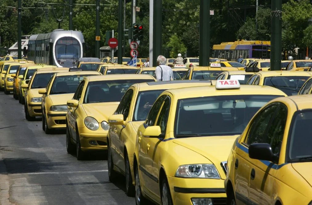 Ταξί: Ποιες αλλαγές έρχονται στις τιμές των κομίστρων - enikonomia.gr