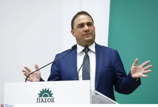 Τσουκαλάς για Μητσοτάκη: «Προσπαθεί με ημίμετρα να εξαπατήσει για να κρατηθεί στην εξουσία» - «Η αντίστροφη μέτρηση για τη ΝΔ έχει αρχίσει»
