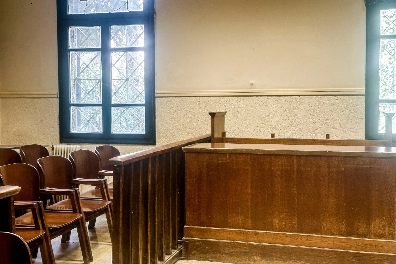 Βόλος: Στη φυλακή αστυνομικός για απόπειρα εμπρησμού πρατηρίου – Είχαν 80 λίτρα βενζίνης και σιδερολοστό - Lawandorder.gr