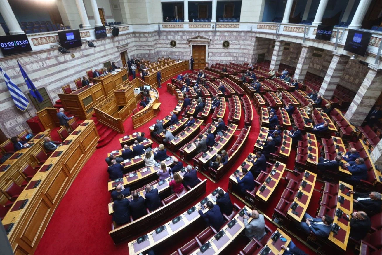 Συνταγματική αναθεώρηση: Σήμερα η δεύτερη ψηφοφορία στη Βουλή – Στάση εργασίας της ΑΔΕΔΥ στην Αττική