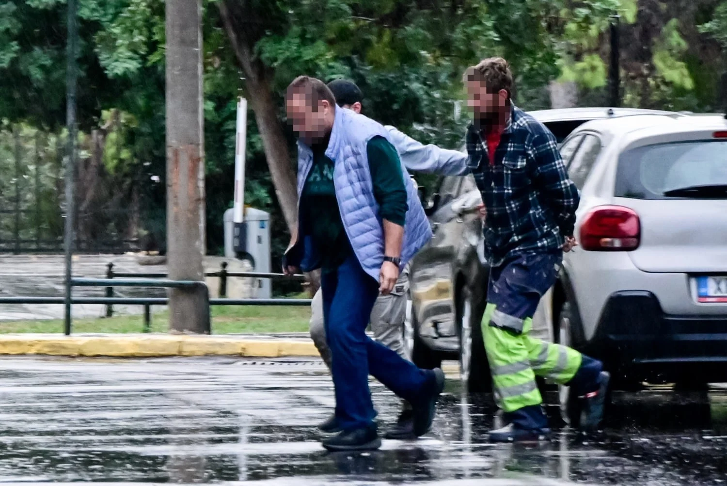 Λαύριο: Προφυλακίστηκε ο 32χρονος που μαχαίρωσε την πρώην του και τον σύντροφό της - Lawandorder.gr