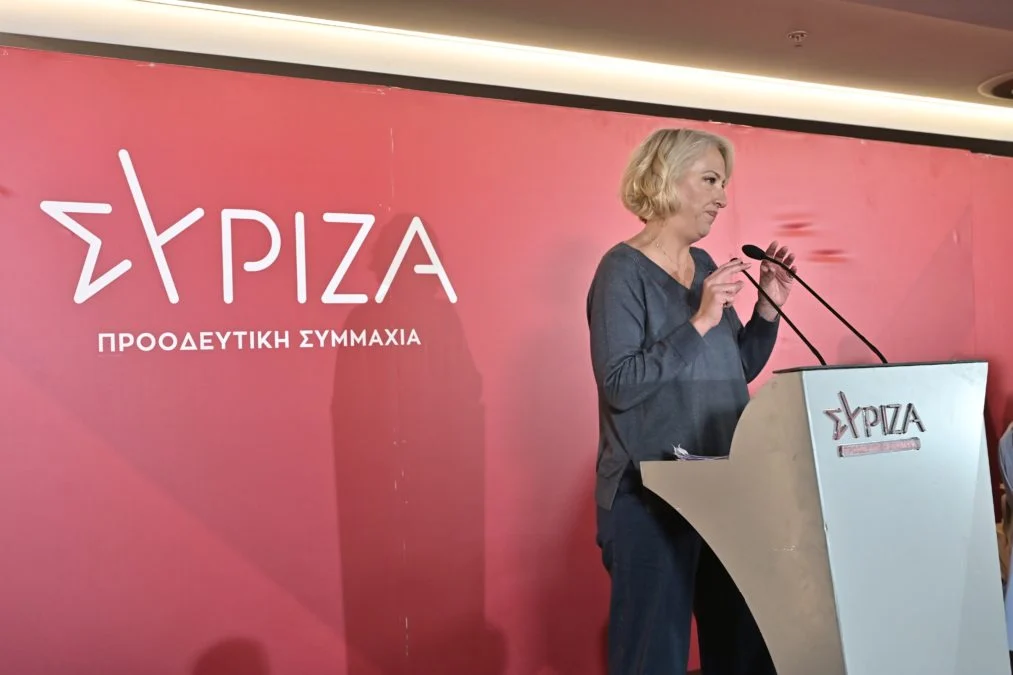 Αιχμές Δούρου για Τσίπρα: «Δεν χρειαζόμαστε άλλους σωτήρες, χρειαζόμαστε ξανά συντρόφους»