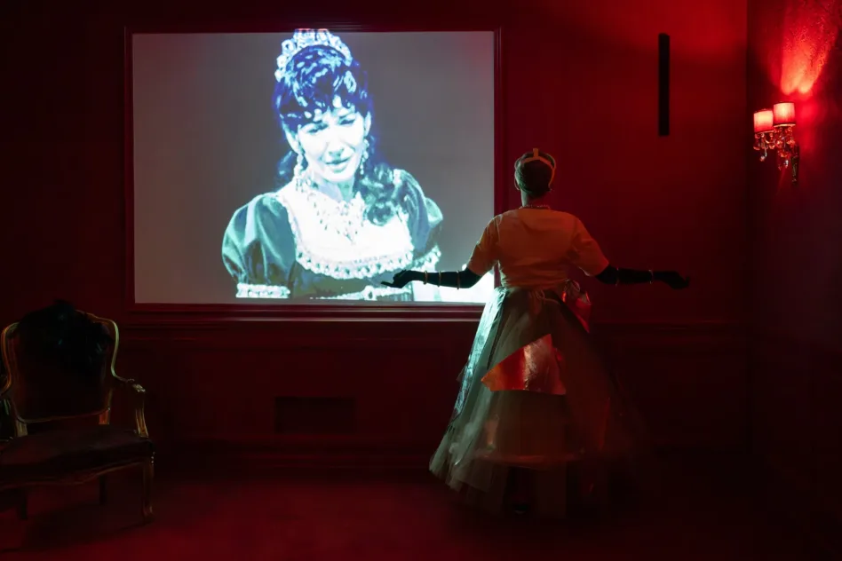 Becoming DIVA: Μια site-specific performance για την ταυτότητα, τη μεταμόρφωση και την ελευθερία στο Μουσείο Μαρία Κάλλας