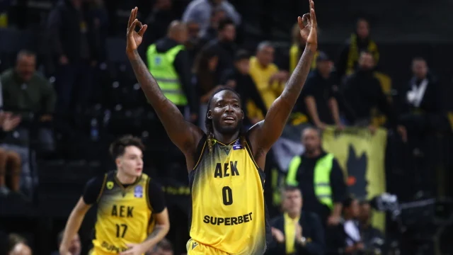 Basket League: Επιβλητική ΑΕΚ απέναντι στο Μαρούσι, νικηφόρα πρεμιέρα και για τον Κολοσσό (Βίντεο)