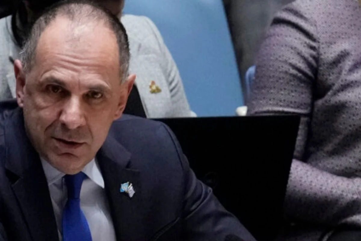 Γεραπετρίτης από Αστόρια: «Όσοι επιβουλεύονται τη χώρα δεν θα βρουν ποτέ τον εύκολο δρόμο» – Τι είπε για τη Μονή Σινά και το τουρκολιβυκό μνημόνιο