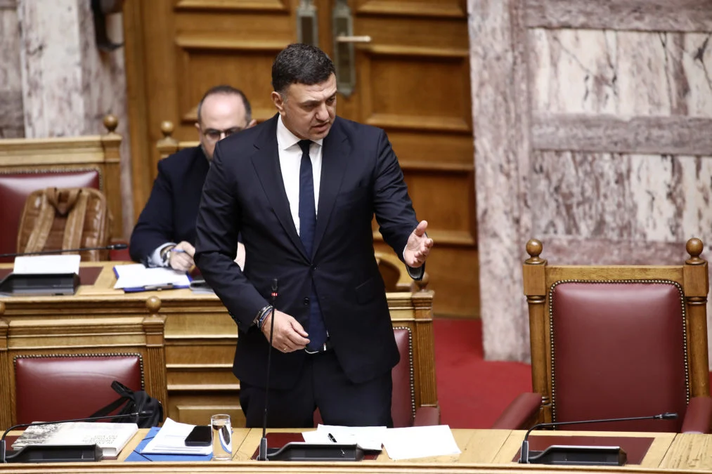 Κικίλιας στη Βουλή: Μεριμνούμε για την ακτοπλοΐα και το κόστος των εισιτηρίων – Μάντζος: Δεχθείτε τις τροπολογίες μας για τους αλιείς και τον ΦΠΑ στα νησιά