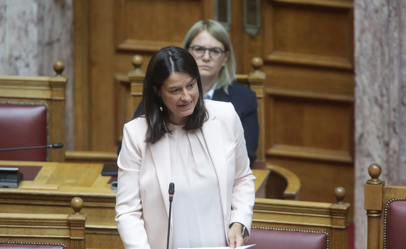 Πρόγραμμα επιχορήγησης επιχειρήσεων για την πρόσληψη 10.000 ανέργων γυναικών: Τι αλλάζει σύμφωνα με την Κεραμέως - enikonomia.gr