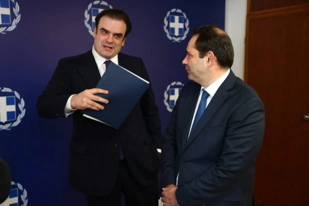 Πιερρακάκης: «Σε κόσμο που γίνεται πιο απρόβλεπτος, η Ελλάδα γίνεται πιο ισχυρή» - Πετραλιάς: Ειδικό αποθεματικό 200 εκατ. ευρώ για νέες παρεμβάσεις και το 2027 - enikonomia.gr