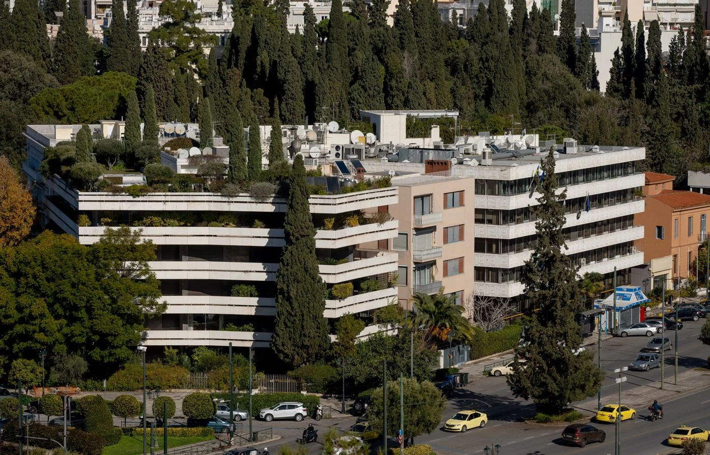 Nέα έρευνα για τα ακίνητα: Η Αθήνα πλησιάζει τις τιμές πώλησης του Μονάχου - Πόσοι μισθοί χρειάζονται για ένα διαμέρισμα 70 τ.μ. - enikonomia.gr