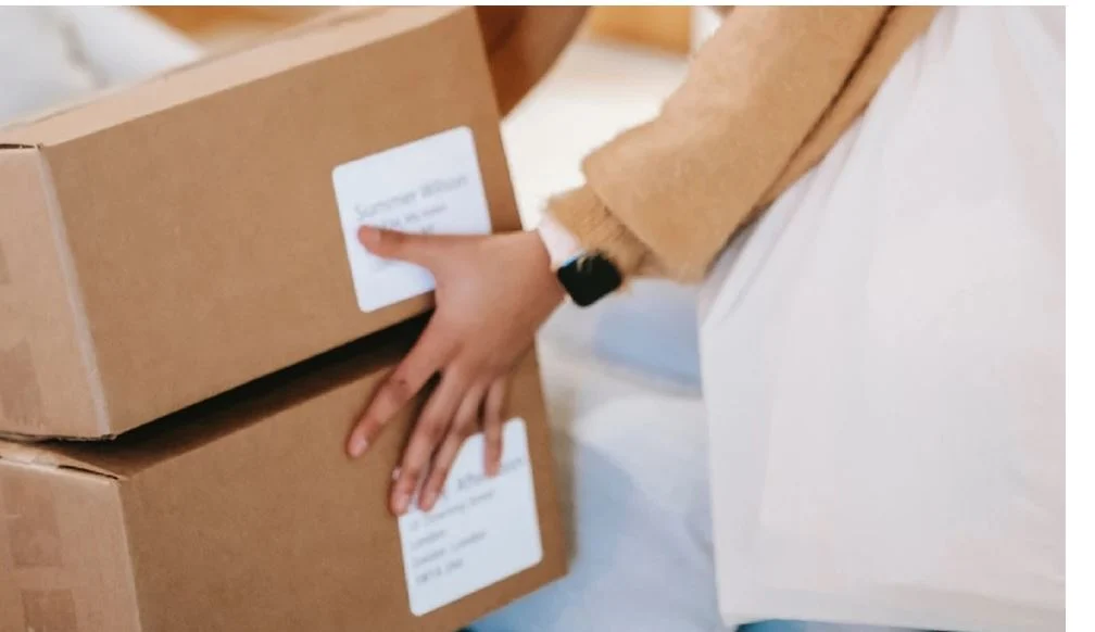 Courier: Ανατροπή με τα... μετρητά στην αντικαταβολή - Προς «πάγωμα» το σχέδιο - enikonomia.gr