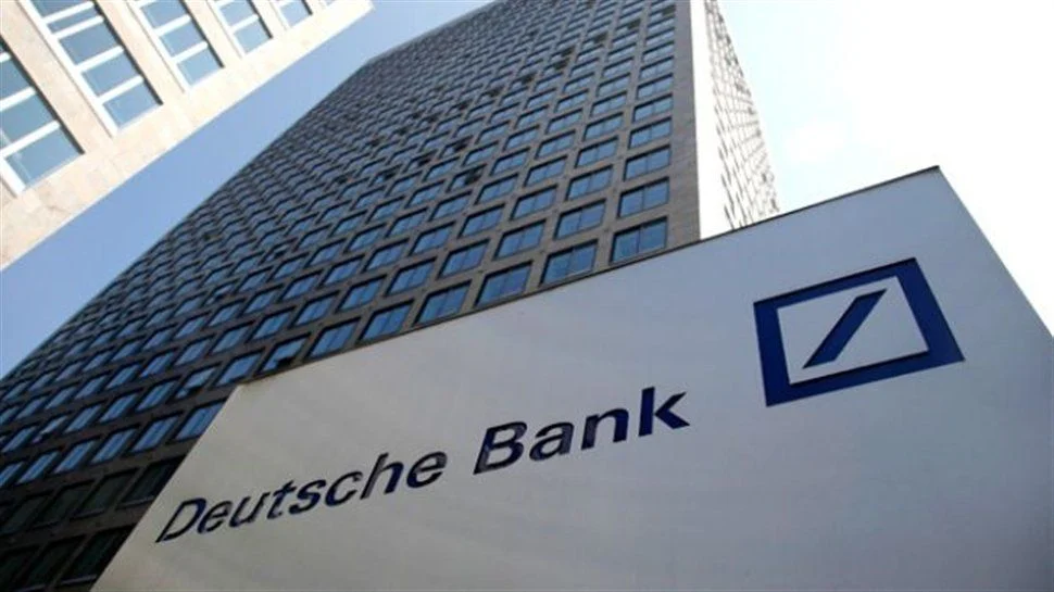 Deutsche Bank: Καμπανάκι για τη Γαλλία – Ανησυχία για αστάθεια και αναταράξεις στις αγορές