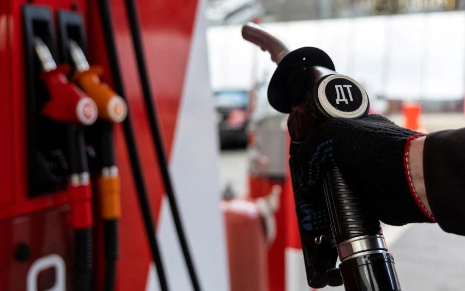 IEA: Επείγουσα έκκληση για περισσότερο diesel στην αγορά – Αυξάνεται η πίεση στις τιμές | Moneyreview.gr
