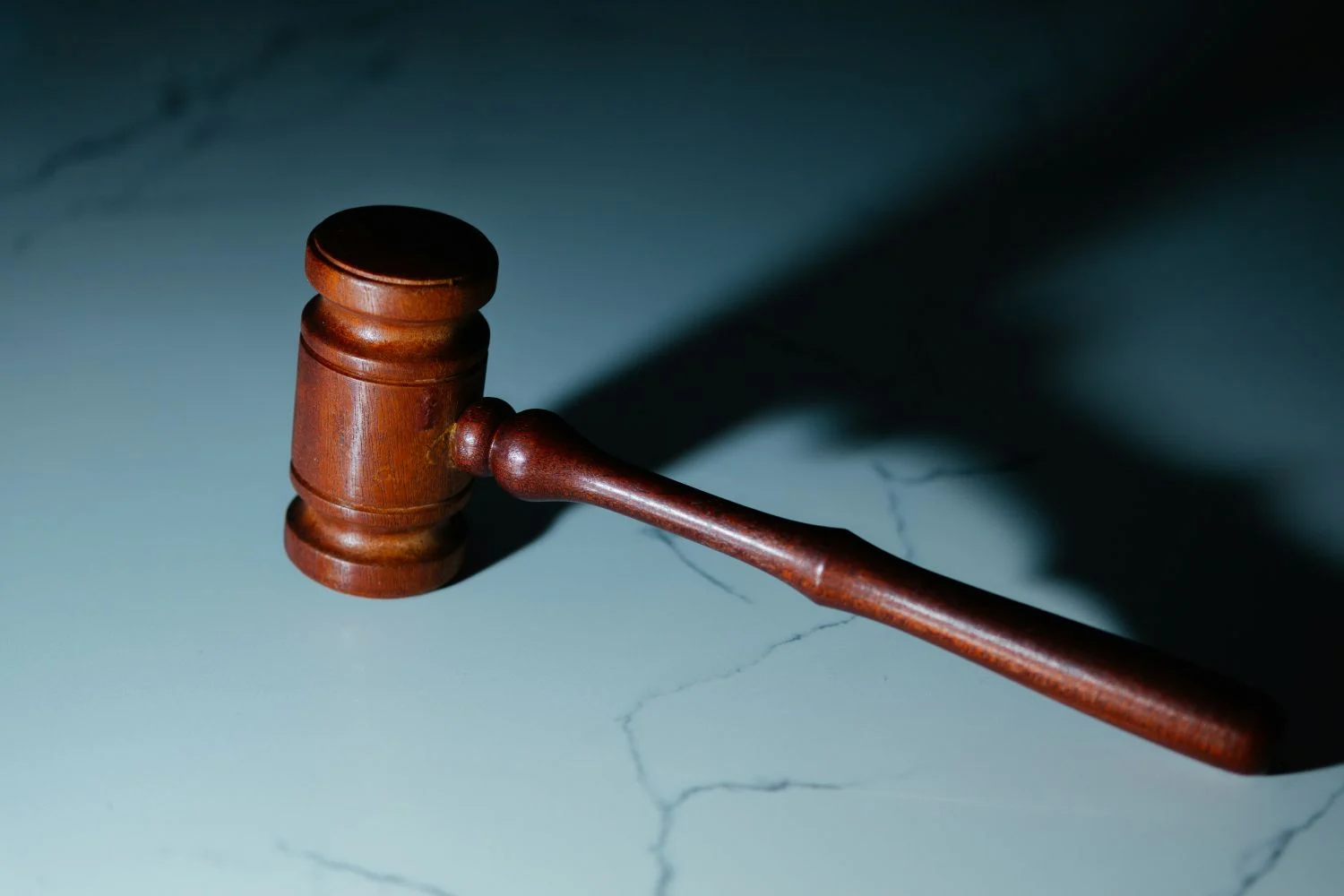 ΣτΕ: Επικυρώθηκε η πειθαρχική ποινή δικηγόρου για αναξιοπρεπή συμπεριφορά απέναντι σε δικαστή - Lawandorder.gr
