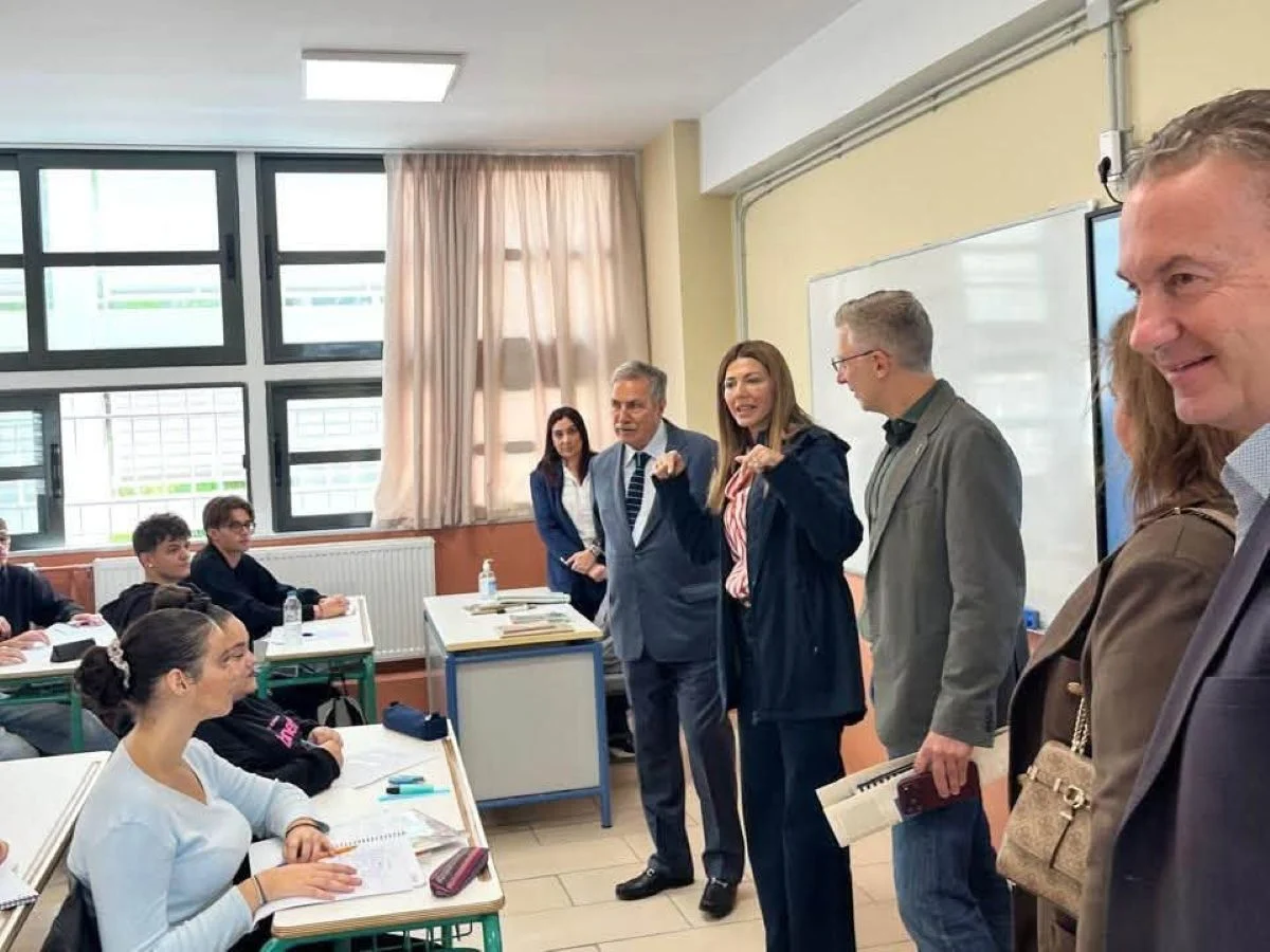 Επίσκεψη Ζαχαράκη, Σκέρτσου και Παπαδημητρίου στο Ωνάσειο Γυμνάσιο και Λύκειο Κολωνού