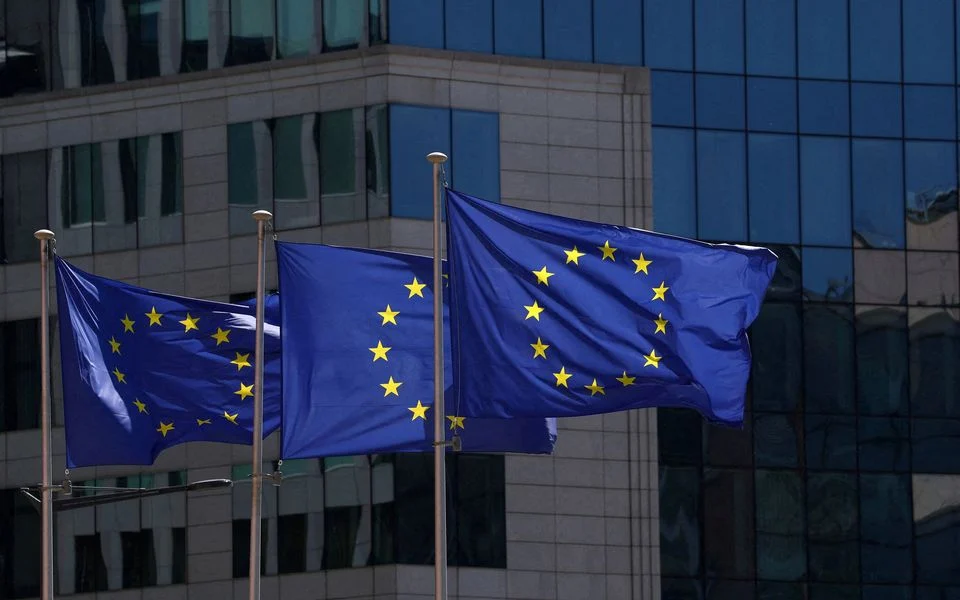 Λευκός καπνός στις Βρυξέλλες: Kινητήρες βενζίνης και μετά το 2035