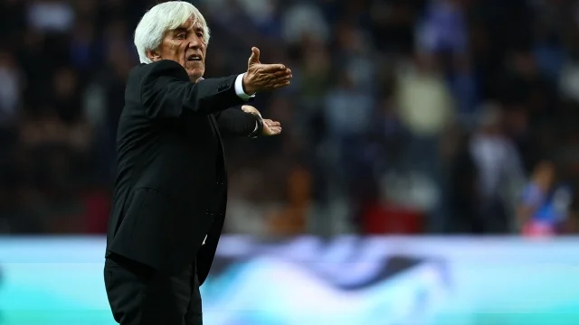 Ιβάν Γιοβάνοβιτς: "Στα αποδυτήρια υπάρχει στενοχώρια - Θαυμάζω τους παίκτες μου για τη γενναιότητά τους"