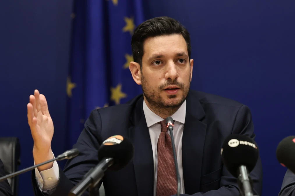 Κόντρα Κυρανάκη-ΚΚΕ: «Τα άκρα για εμένα είναι στην ίδια ζυγαριά» - «“Ξέπλυμα” του ναζί εγκληματία Κασιδιάρη»