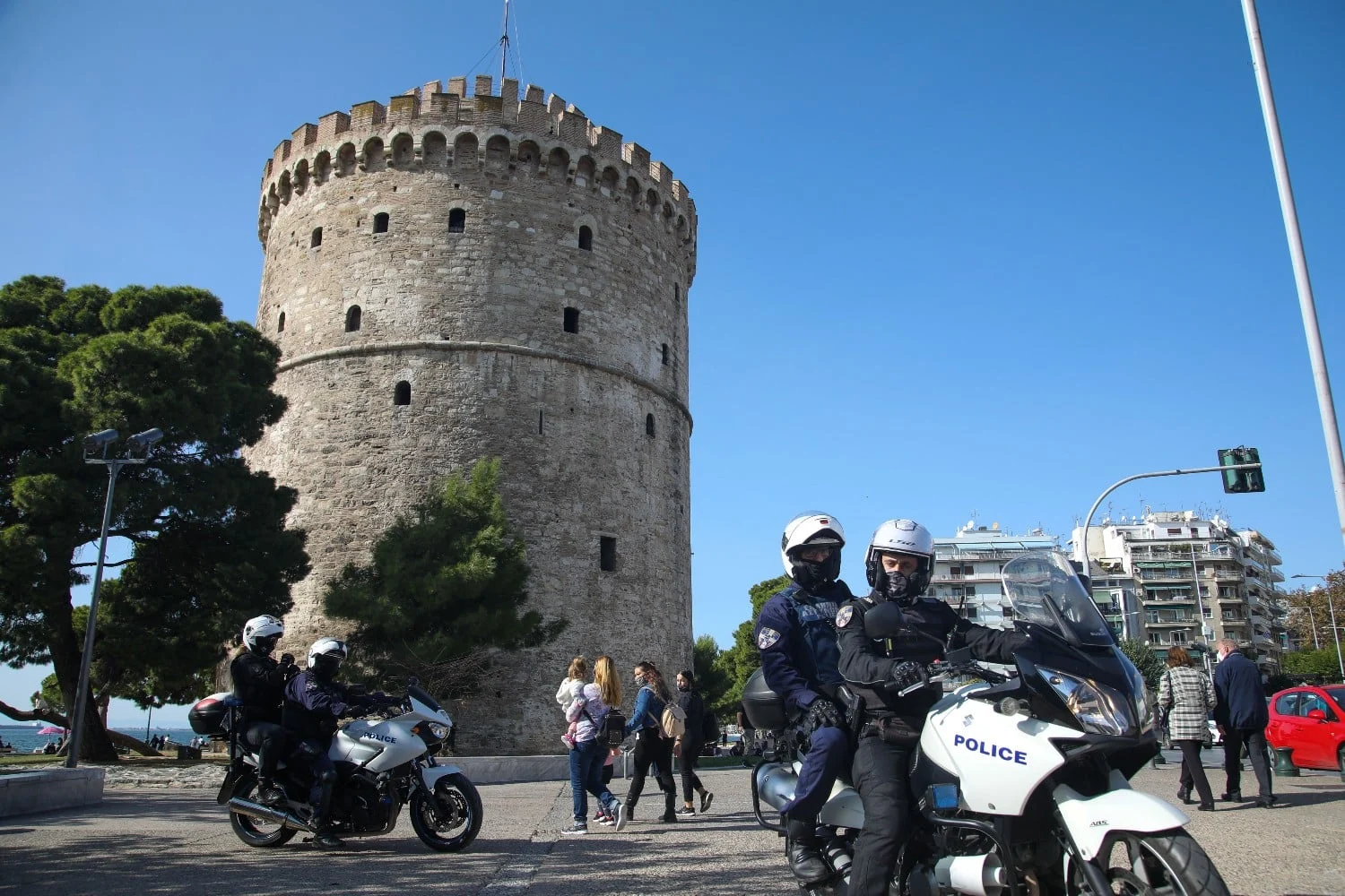 Θεσσαλονίκη: 47χρονη οδηγούσε μεθυσμένη και τράκαρε με περιπολικό - Lawandorder.gr