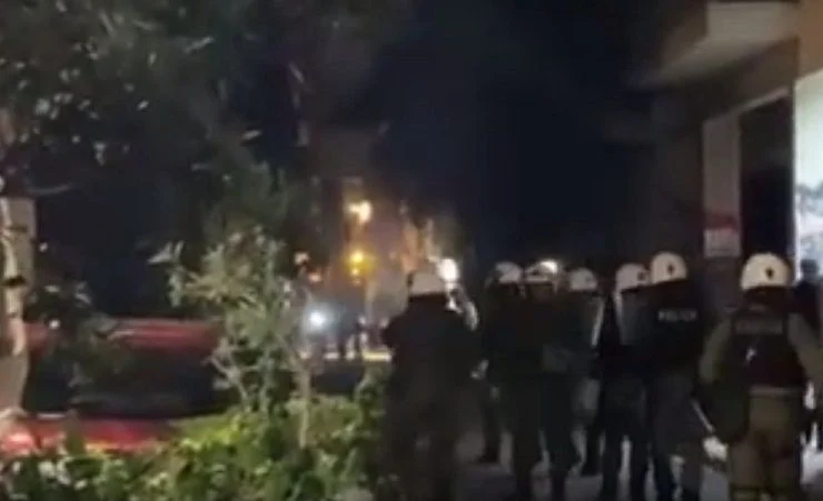 Επεισόδια στα Εξάρχεια τα ξημερώματα